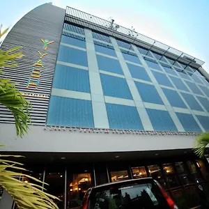 https://yash-international.kerala-hotels.net